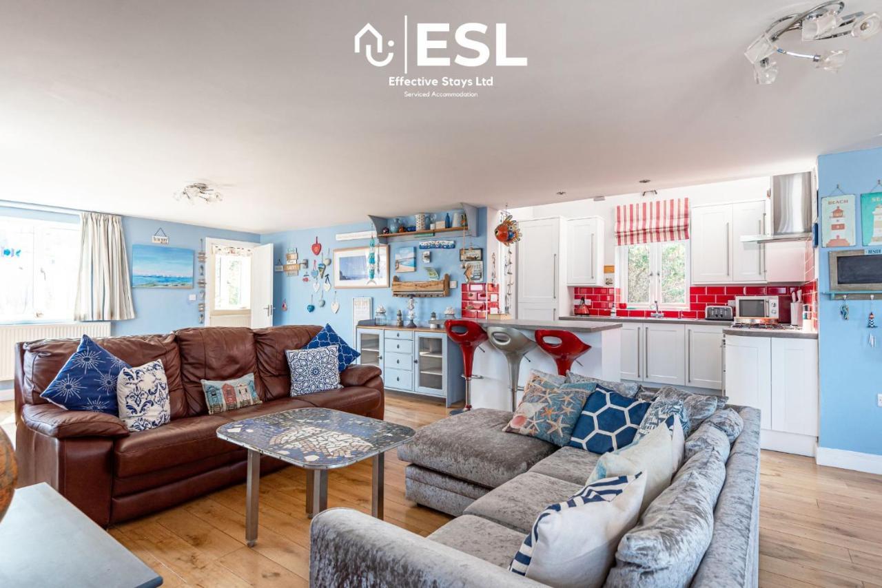 Beautiful En Suite 5 Bedroom Home With Sea Views 뉴키 외부 사진