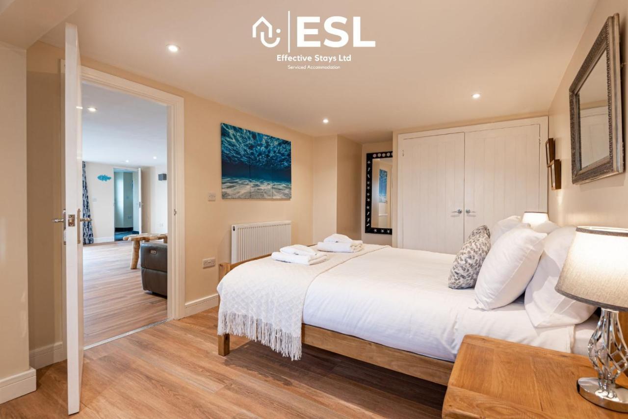 Beautiful En Suite 5 Bedroom Home With Sea Views 뉴키 외부 사진