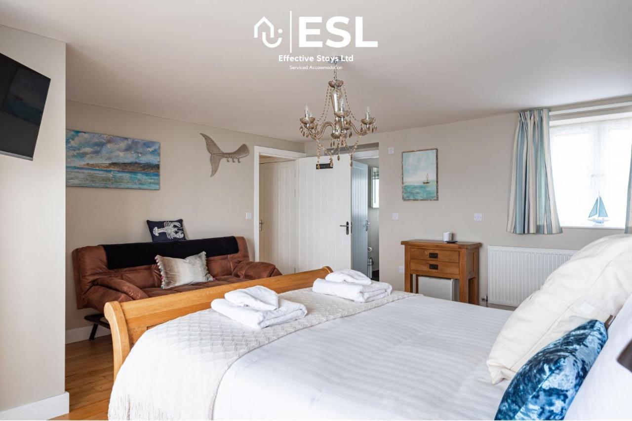 Beautiful En Suite 5 Bedroom Home With Sea Views 뉴키 외부 사진