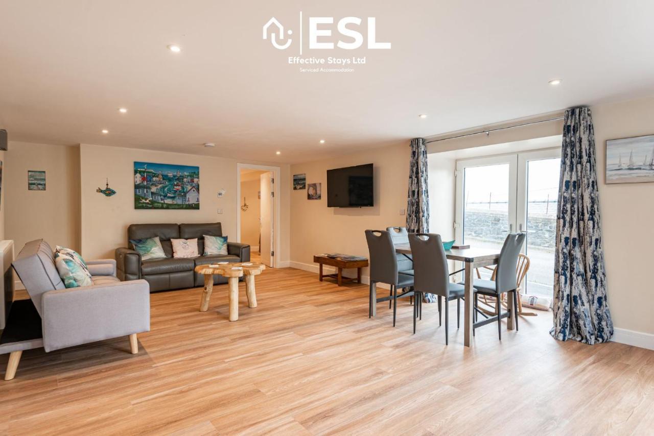 Beautiful En Suite 5 Bedroom Home With Sea Views 뉴키 외부 사진